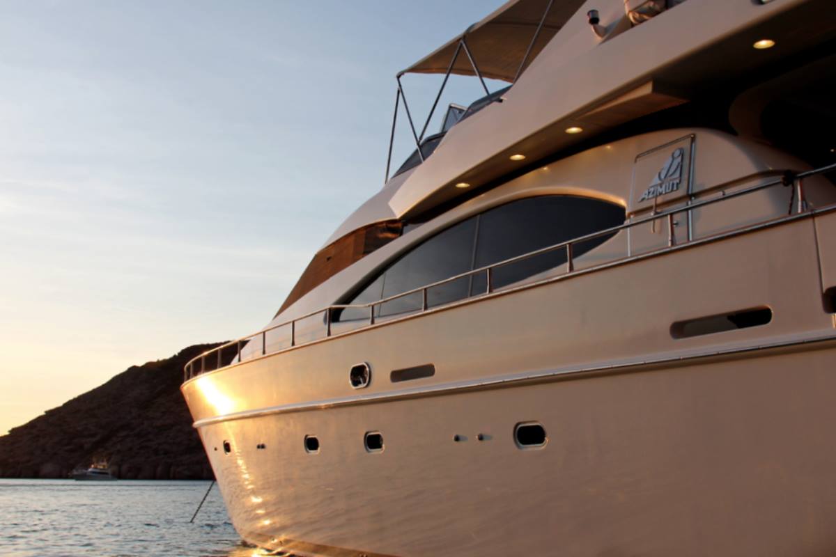 80 ft Azimut luxury yacht charter in Cabo San Lucas