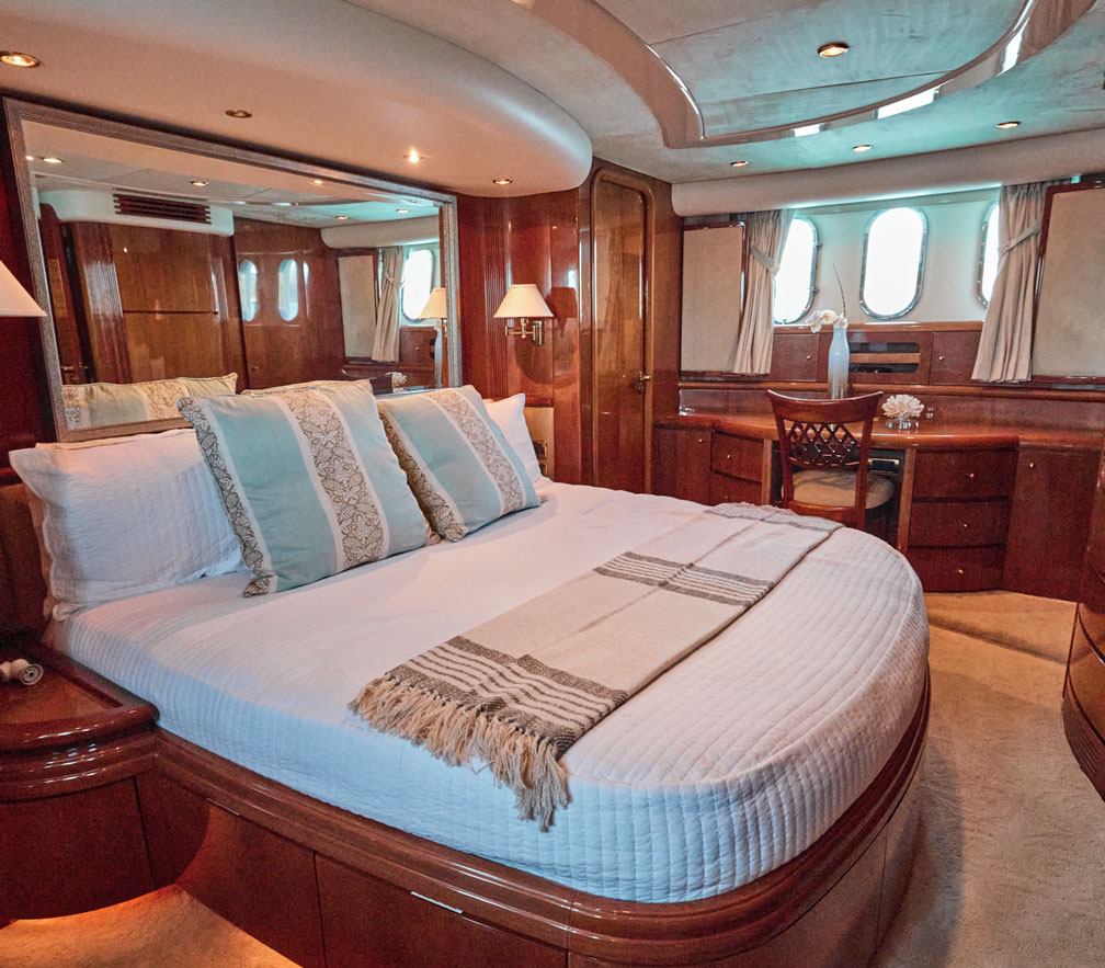 80 ft Catamaran charter yacht in Cabo San Lucas